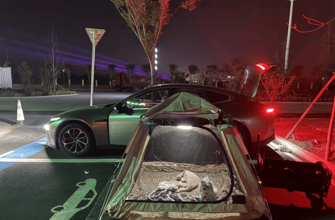 庆期间年轻人旅行掀起“帐篷过夜”热潮AG真人游戏地址不住酒店住帐篷!国(图1) 庆期间年轻人旅行掀起“帐篷过夜”热潮AG真人游戏地址不住酒店住帐篷!国(图1)